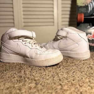 Nike Air Force 1 Mid thrift